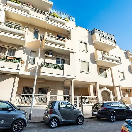 Comfy Close To The Station With Courtyard Апартаменты