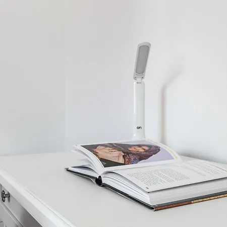 Appartement Guesthost - Comfy Close To The Station With Courtyard *